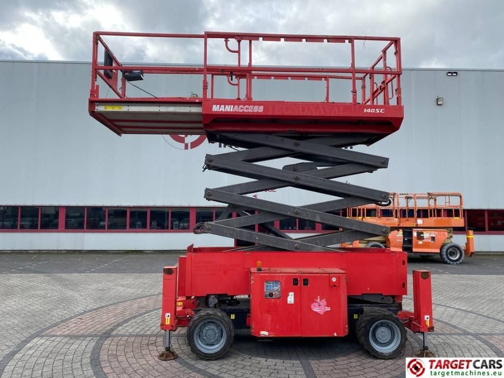 Manitou 140SC Diesel 4x4 Scissor Work Lift 1412cm - Žirklinis keltuvas: foto 5 Manitou 140SC Diesel 4x4 Scissor Work Lift 1412cm - Žirklinis keltuvas: foto 5