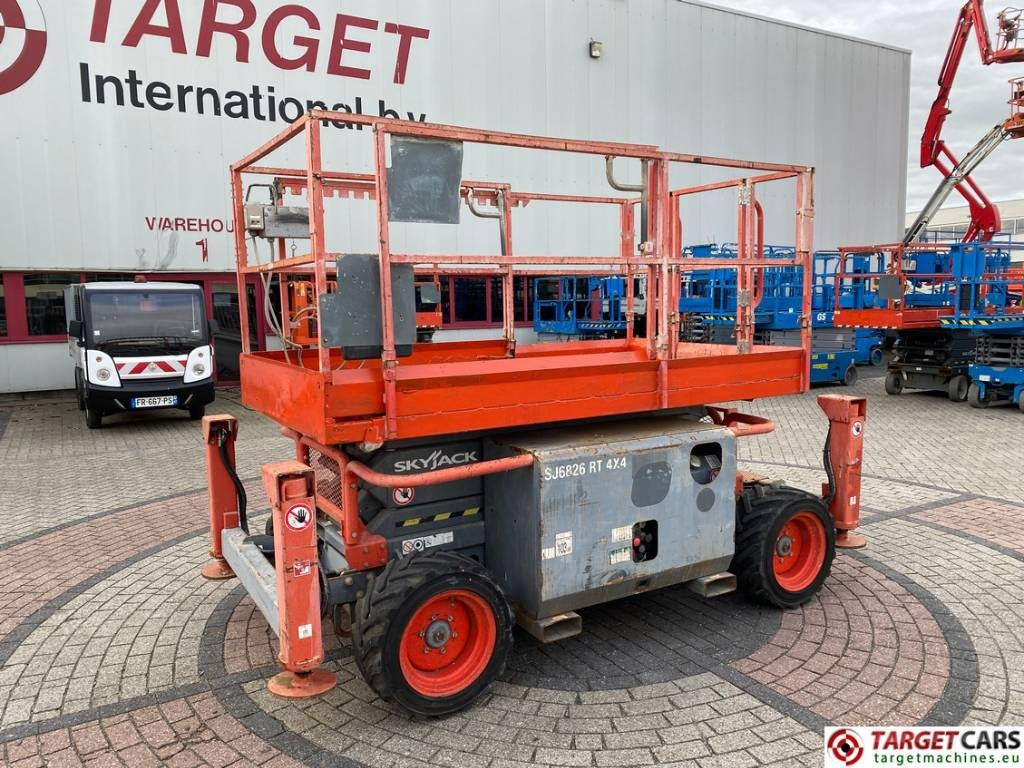 SkyJack SJ6826 RT Diesel 4x4 Scissor Work Lift 992cm - Žirklinis keltuvas: foto 1 SkyJack SJ6826 RT Diesel 4x4 Scissor Work Lift 992cm - Žirklinis keltuvas: foto 1