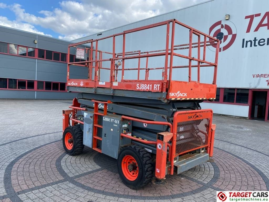 SkyJack SJ8841RT Diesel 4x4 SJ8841 Scissor WorkLift 1430cm - Žirklinis keltuvas: foto 4 SkyJack SJ8841RT Diesel 4x4 SJ8841 Scissor WorkLift 1430cm - Žirklinis keltuvas: foto 4