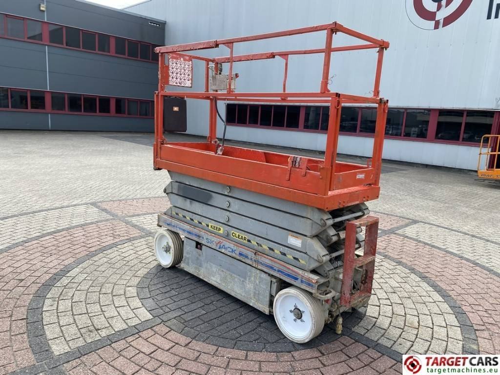 SkyJack SJIII-3226 Electric 3226 Scissor Work Lift 990cm - Žirklinis keltuvas: foto 4 SkyJack SJIII-3226 Electric 3226 Scissor Work Lift 990cm - Žirklinis keltuvas: foto 4