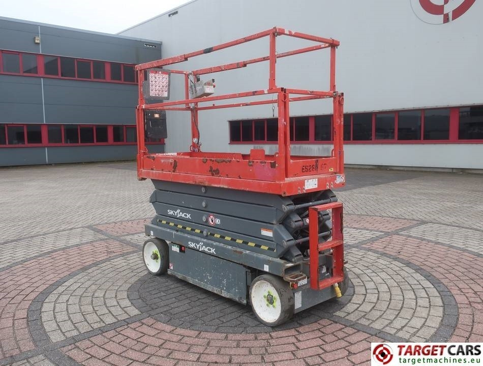 SkyJack SJIII-3226 Electric Scissor Work Lift 990cm - Žirklinis keltuvas: foto 4 SkyJack SJIII-3226 Electric Scissor Work Lift 990cm - Žirklinis keltuvas: foto 4