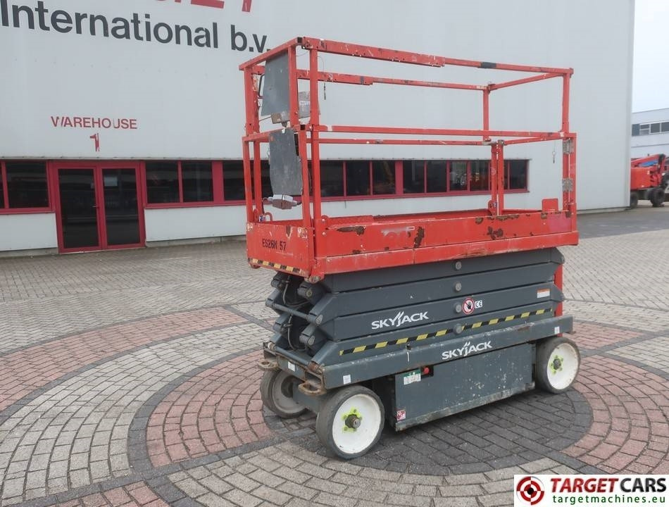 SkyJack SJIII-3226 Electric Scissor Work Lift 990cm - Žirklinis keltuvas: foto 1 SkyJack SJIII-3226 Electric Scissor Work Lift 990cm - Žirklinis keltuvas: foto 1