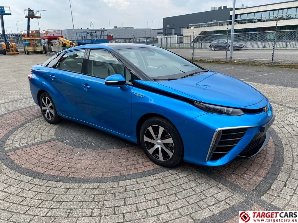 Toyota Mirai FCV HydroGen FuelCell - Sedanas: foto 3 Toyota Mirai FCV HydroGen FuelCell - Sedanas: foto 3
