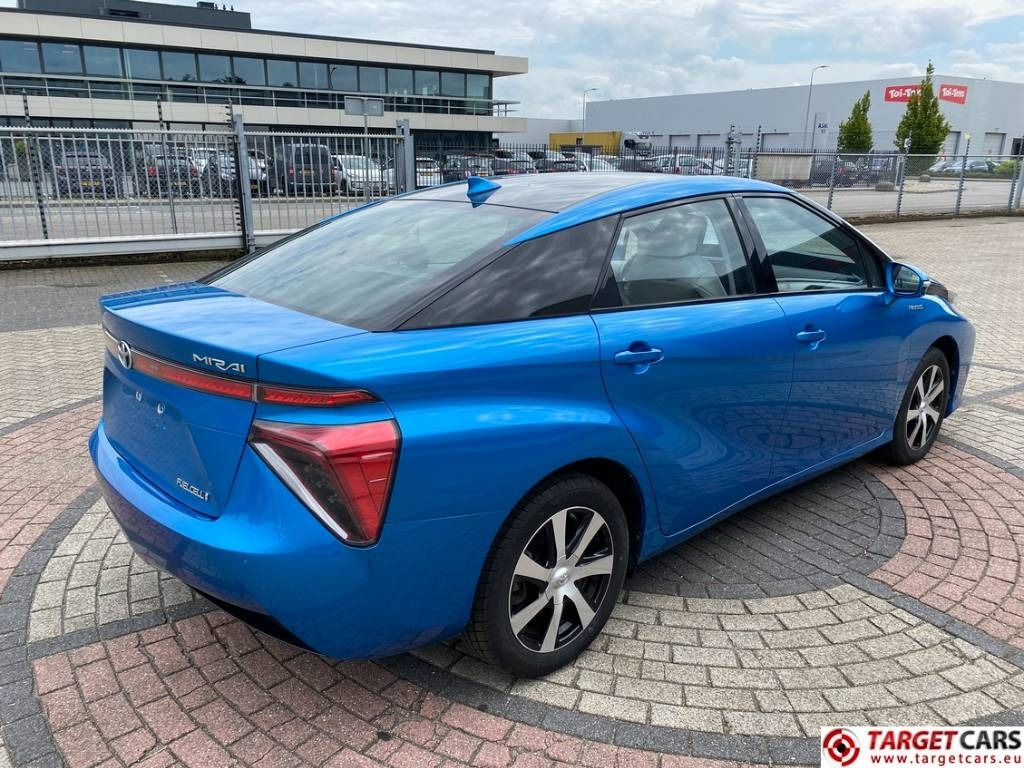 Toyota Mirai FCV HydroGen FuelCell - Lengvasis automobilis: foto 4 Toyota Mirai FCV HydroGen FuelCell - Lengvasis automobilis: foto 4