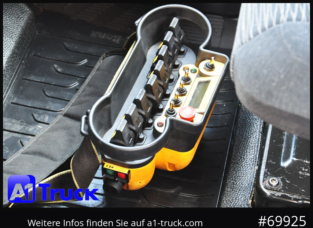 MERCEDES-BENZ Arocs 1840, Kipper + Kran,Funk Navi, KRAN faltbar - Sunkvežimis su kranu, Savivartis sunkvežimis: foto 3 MERCEDES-BENZ Arocs 1840, Kipper + Kran,Funk Navi, KRAN faltbar - Sunkvežimis su kranu, Savivartis sunkvežimis: foto 3