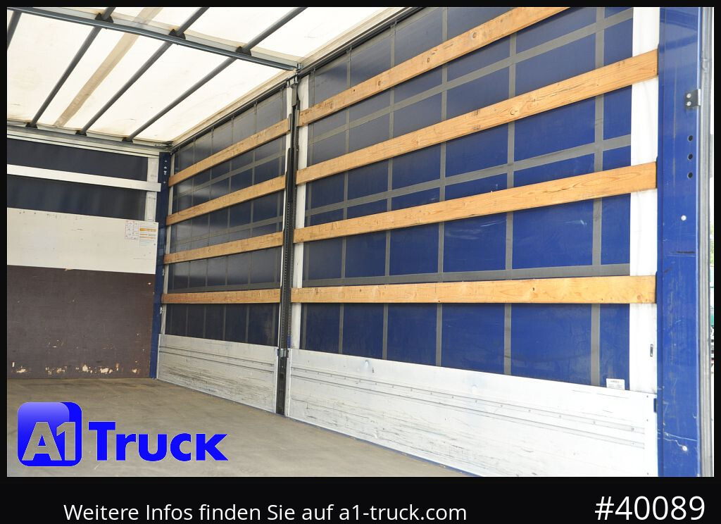 RENAULT D 240, 4x2, Ladebordwand, LBW, guter Zustand - Tentinis sunkvežimis: foto 3 RENAULT D 240, 4x2, Ladebordwand, LBW, guter Zustand - Tentinis sunkvežimis: foto 3