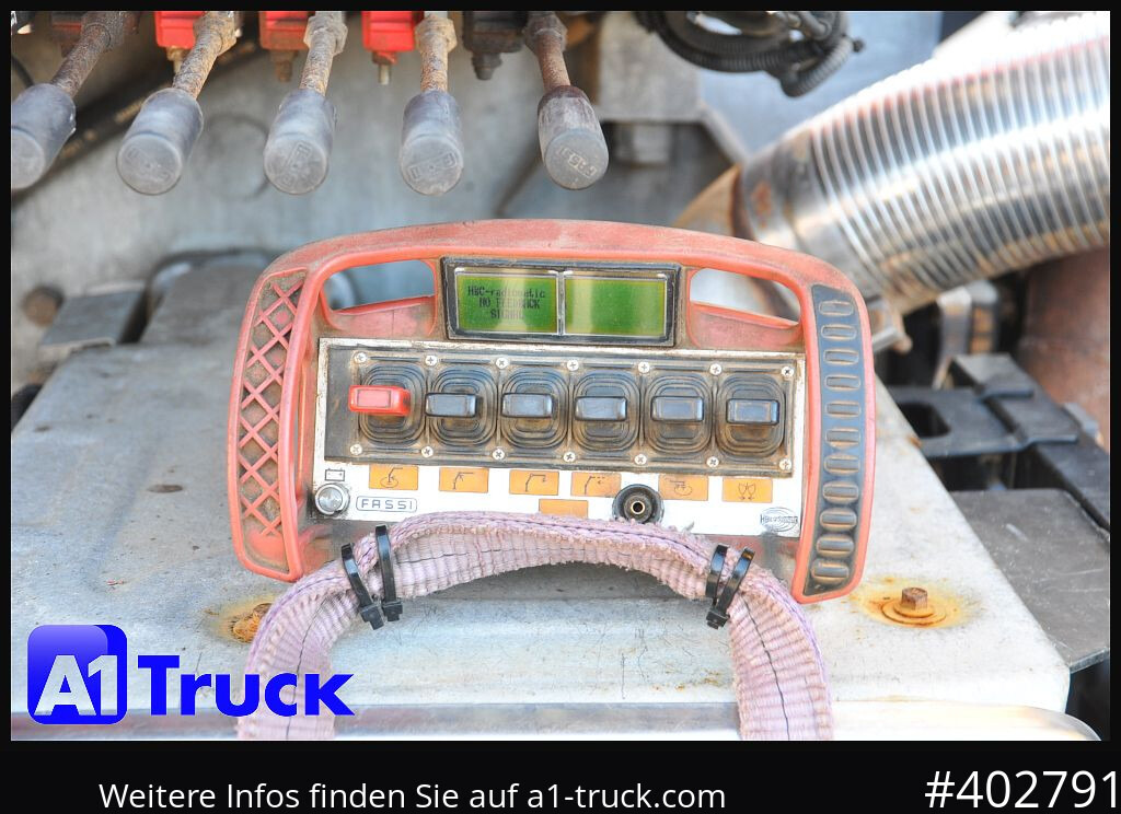 VOLVO FMX 330 Singel Tire 4x4 Blatt/Blatt Fassi F 135 - Platforminis/ Bortinis sunkvežimis, Sunkvežimis su kranu: foto 4 VOLVO FMX 330 Singel Tire 4x4 Blatt/Blatt Fassi F 135 - Platforminis/ Bortinis sunkvežimis, Sunkvežimis su kranu: foto 4