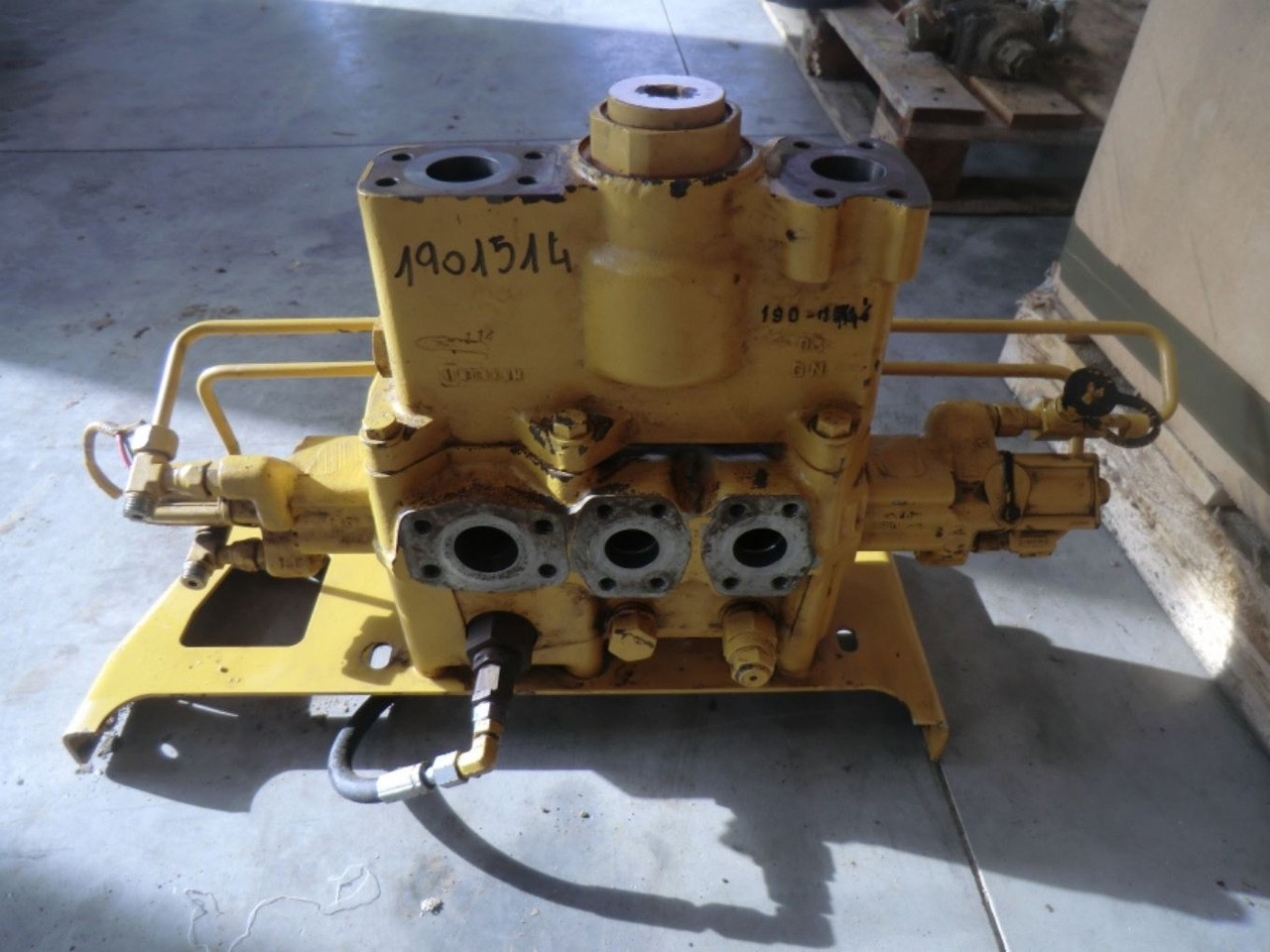 Caterpillar 735 VALVOLA - Vožtuvas - Statybinė technika: foto 3 Caterpillar 735 VALVOLA - Vožtuvas - Statybinė technika: foto 3