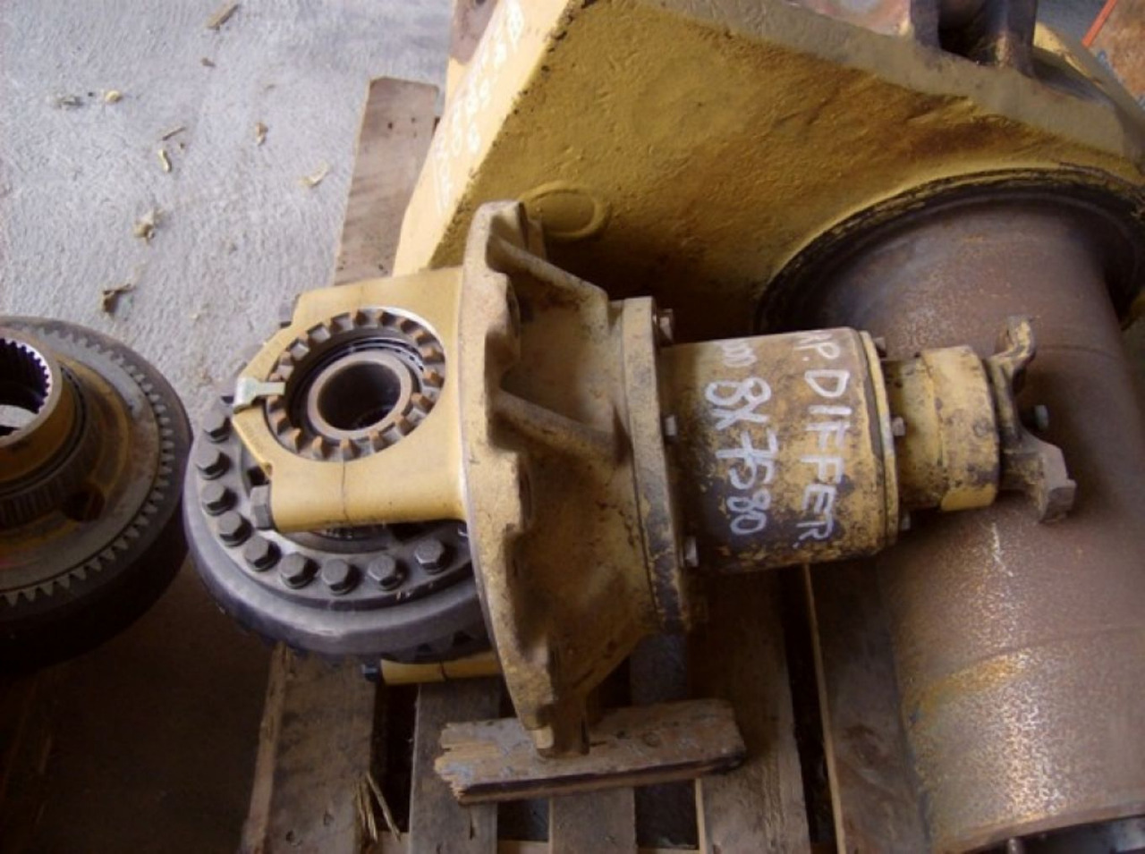 Caterpillar D300D DIFFERENZIALE CON COPPIA CONICA - Diferencialas - Statybinė technika: foto 1 Caterpillar D300D DIFFERENZIALE CON COPPIA CONICA - Diferencialas - Statybinė technika: foto 1