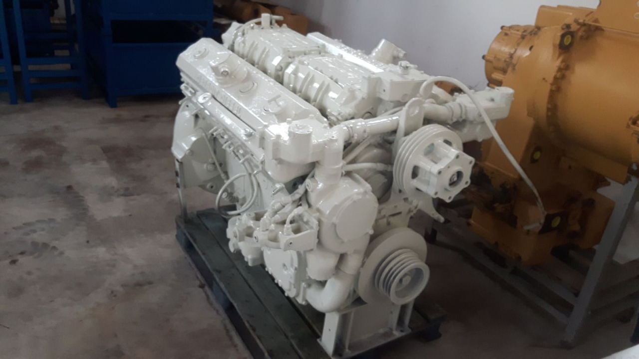 DETROIT DIESEL 12V71 MOTORE REVISIONATO (ENGINE NO. 71237406).COMPLETO DI N. 2 TURBO E VENTOLA. - Variklis - Statybinė technika: foto 1 DETROIT DIESEL 12V71 MOTORE REVISIONATO (ENGINE NO. 71237406).COMPLETO DI N. 2 TURBO E VENTOLA. - Variklis - Statybinė technika: foto 1