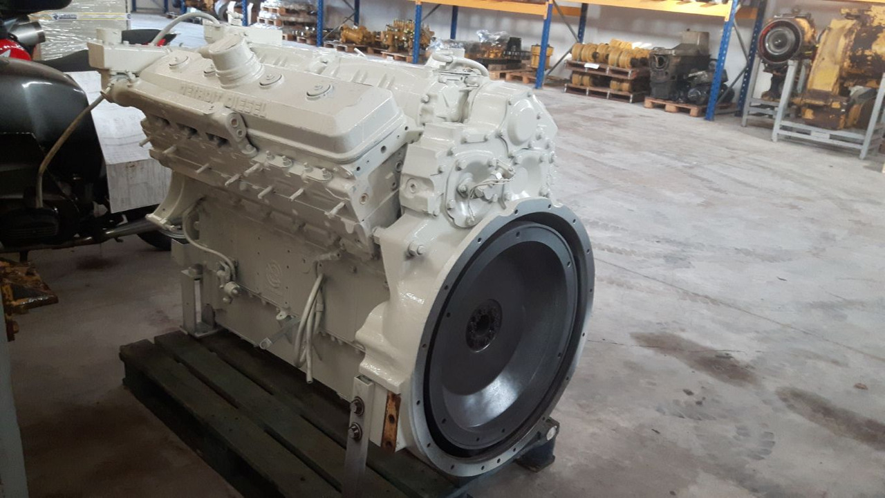 DETROIT DIESEL 12V71 MOTORE REVISIONATO (ENGINE NO. 71237406).COMPLETO DI N. 2 TURBO E VENTOLA. - Variklis - Statybinė technika: foto 2 DETROIT DIESEL 12V71 MOTORE REVISIONATO (ENGINE NO. 71237406).COMPLETO DI N. 2 TURBO E VENTOLA. - Variklis - Statybinė technika: foto 2
