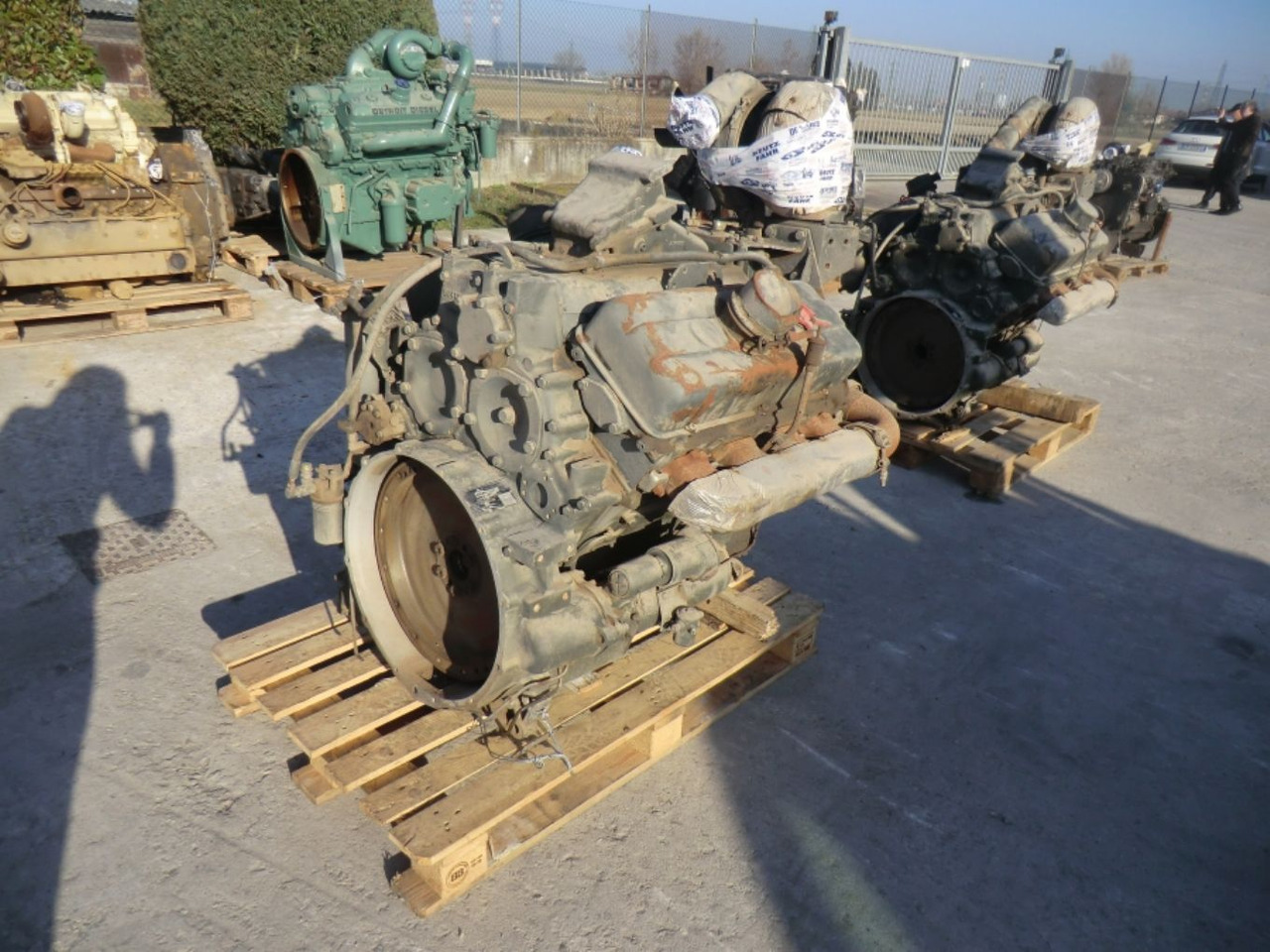 DETROIT DIESEL 8V53 MOTORE MARINO USATO COMPLETO DI TURBO E MOTORINO DI AVVIAMENTO. - Variklis - Statybinė technika: foto 3 DETROIT DIESEL 8V53 MOTORE MARINO USATO COMPLETO DI TURBO E MOTORINO DI AVVIAMENTO. - Variklis - Statybinė technika: foto 3