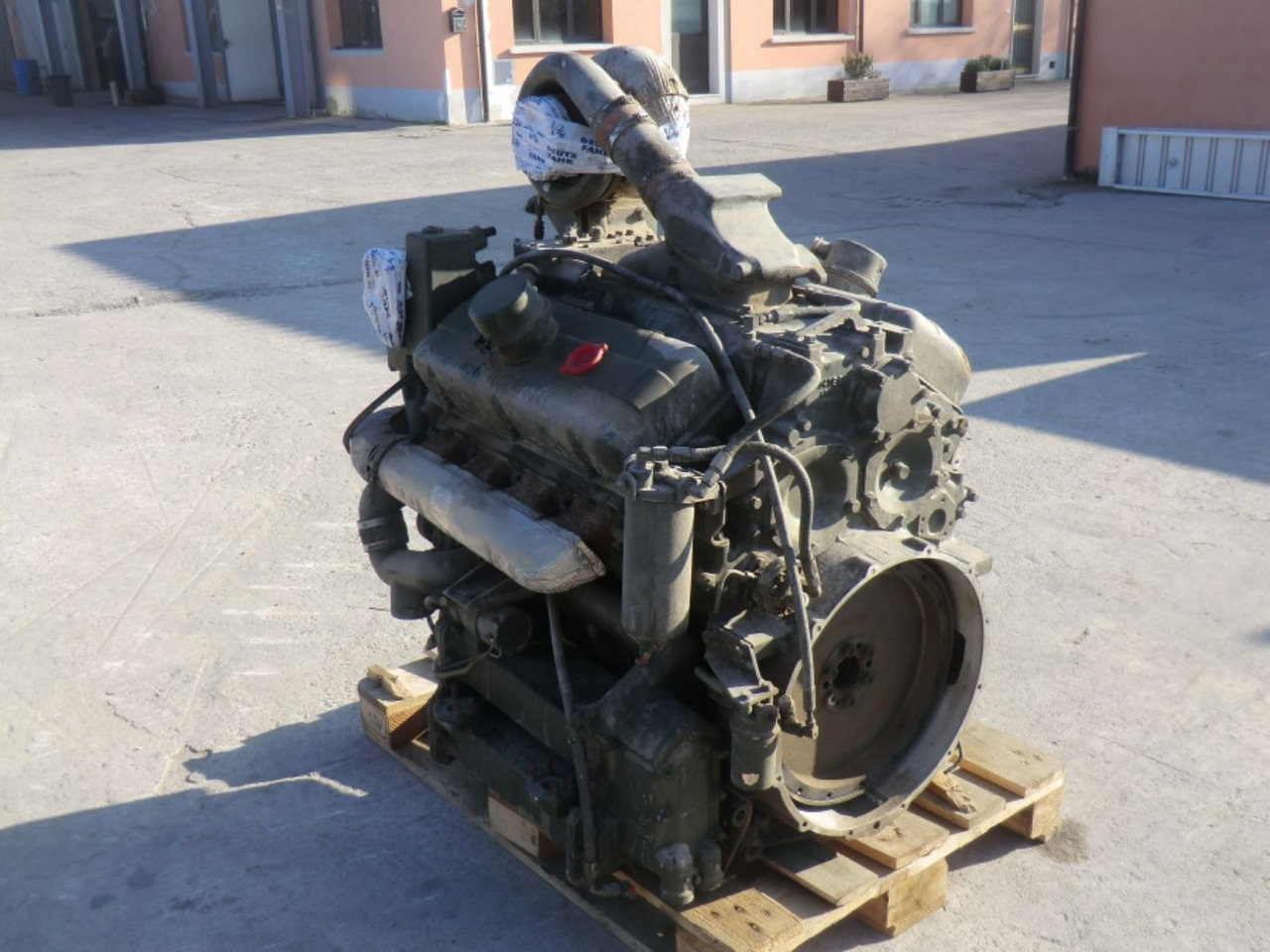 DETROIT DIESEL 8V53 MOTORE MARINO USATO. TIPO D.W. - L.S. COMPLETO DI TURBO E MOTORINO DI AVVIAMENTO. - Variklis - Statybinė technika: foto 2 DETROIT DIESEL 8V53 MOTORE MARINO USATO. TIPO D.W. - L.S. COMPLETO DI TURBO E MOTORINO DI AVVIAMENTO. - Variklis - Statybinė technika: foto 2