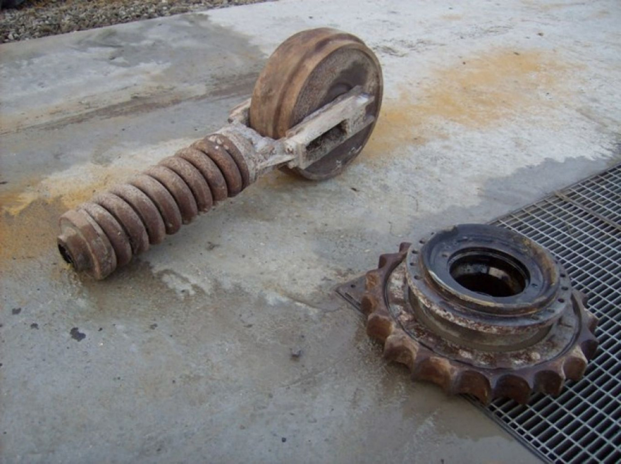 FIAT HITACHI FH300.2 molle tendicingoli - Vikšrinės važiuoklės dalys - Statybinė technika: foto 1 FIAT HITACHI FH300.2 molle tendicingoli - Vikšrinės važiuoklės dalys - Statybinė technika: foto 1