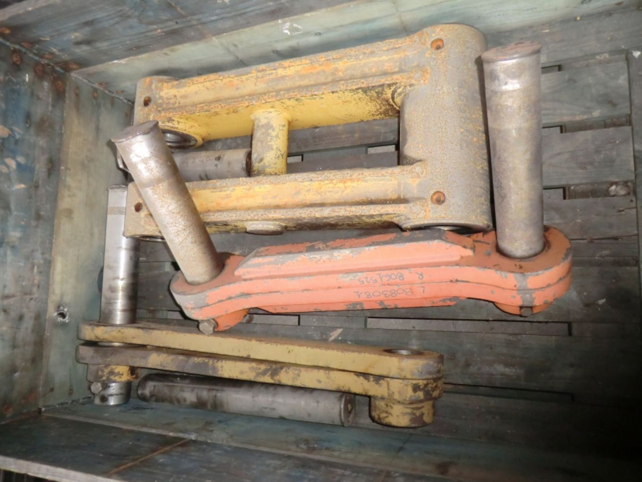 HITACHI ZX240 BAS BIELLA - Kėbulas ir išorė - Statybinė technika: foto 1 HITACHI ZX240 BAS BIELLA - Kėbulas ir išorė - Statybinė technika: foto 1