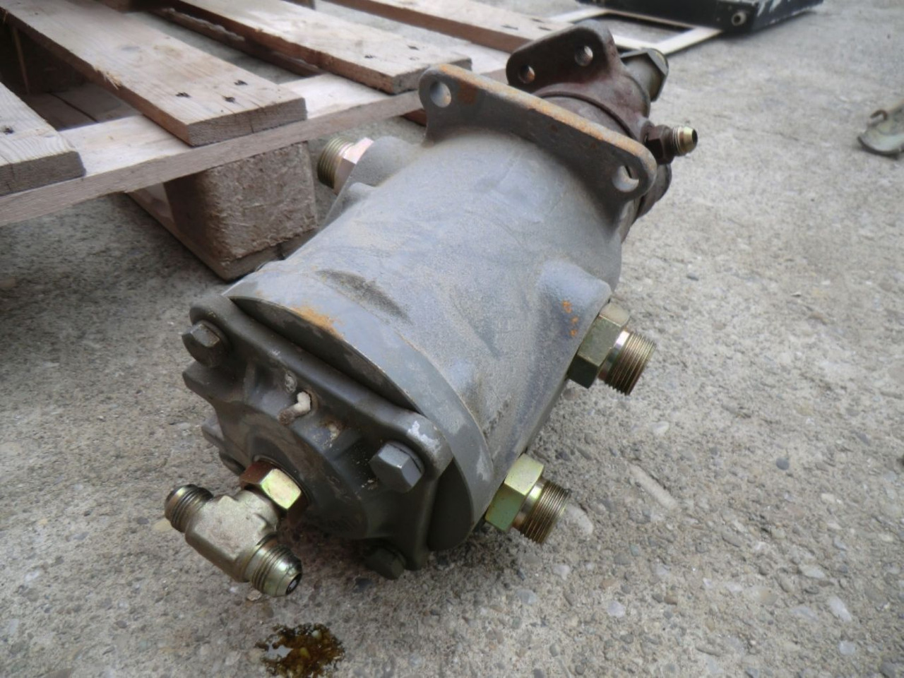 HITACHI ZX240 BAS GIUNTO ROTANTE - Hidraulika - Statybinė technika: foto 3 HITACHI ZX240 BAS GIUNTO ROTANTE - Hidraulika - Statybinė technika: foto 3