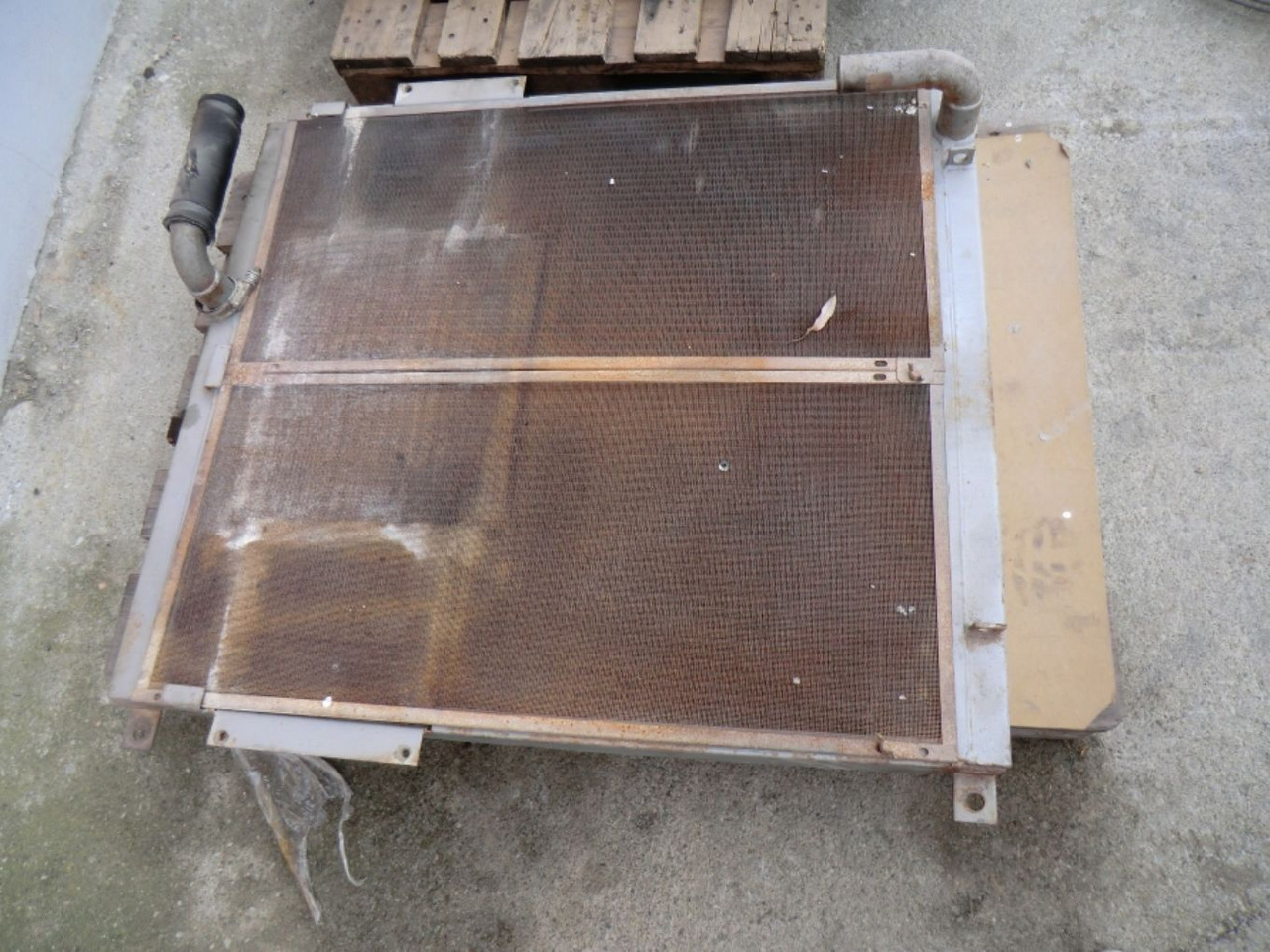 HITACHI ZX240 BAS SCAMBIATORI DI CALORE - Aušinimo sistema - Statybinė technika: foto 3 HITACHI ZX240 BAS SCAMBIATORI DI CALORE - Aušinimo sistema - Statybinė technika: foto 3