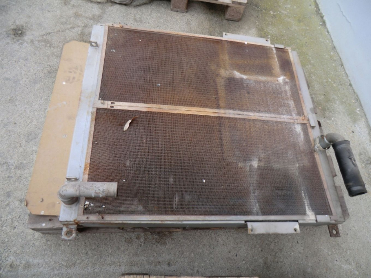 HITACHI ZX240 BAS SCAMBIATORI DI CALORE - Aušinimo sistema - Statybinė technika: foto 1 HITACHI ZX240 BAS SCAMBIATORI DI CALORE - Aušinimo sistema - Statybinė technika: foto 1