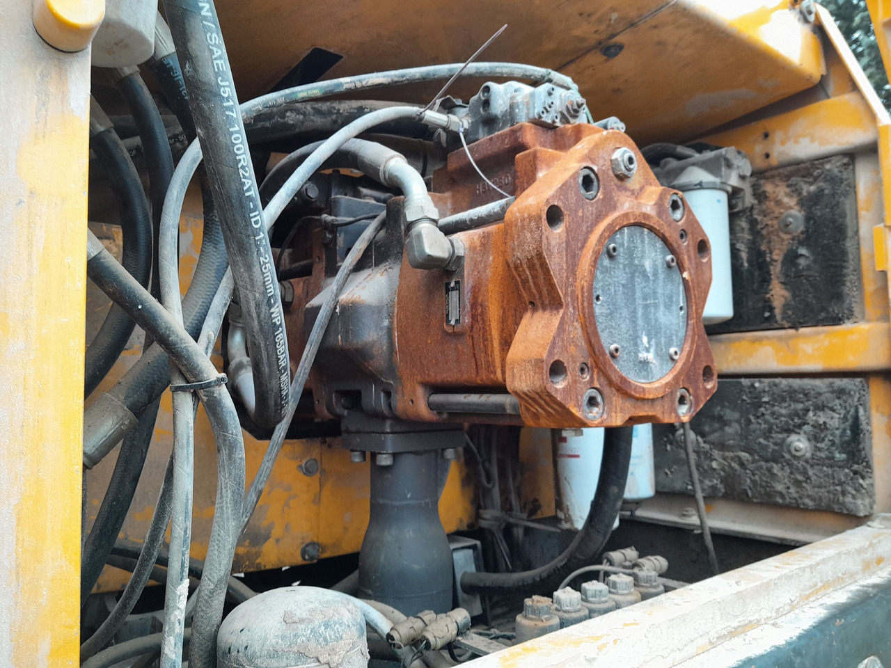 Vikšrinis ekskavatorius VOLVO EC700B LC: foto 10