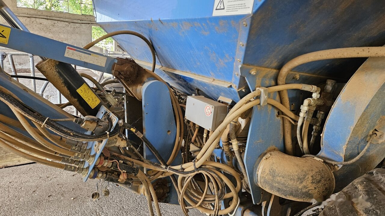 Lemken SOLITAIR 9/500 KA-DS 150 + HELIODOR 9/500 - Sėjamoji: foto 4 Lemken SOLITAIR 9/500 KA-DS 150 + HELIODOR 9/500 - Sėjamoji: foto 4