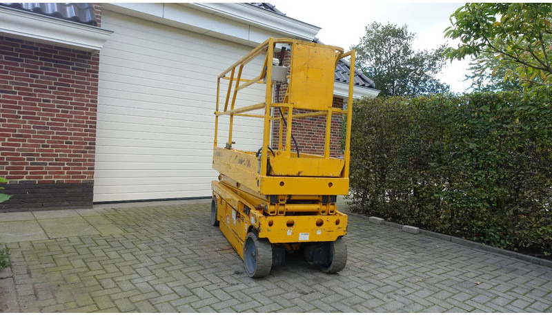 Haulotte Compact 8CU - Žirklinis keltuvas: foto 5 Haulotte Compact 8CU - Žirklinis keltuvas: foto 5