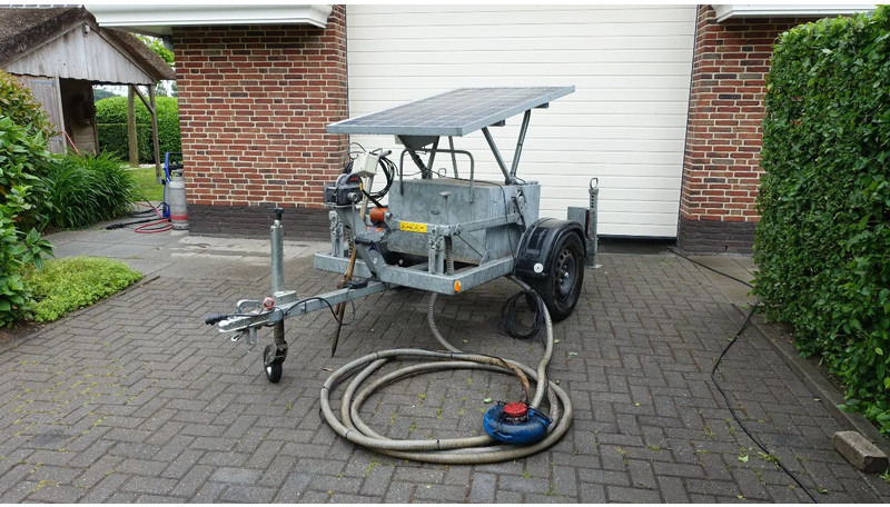 Plasdraspomp op aanhangwagen afzetbaar - Laistymo sistema: foto 1 Plasdraspomp op aanhangwagen afzetbaar - Laistymo sistema: foto 1