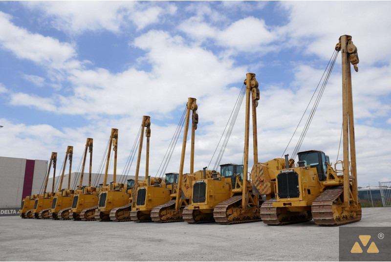 Caterpillar 587R - Vamzdžių klotuvas: foto 1 Caterpillar 587R - Vamzdžių klotuvas: foto 1