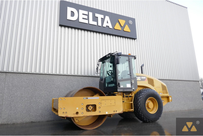 Caterpillar CS64B - Volas: foto 4 Caterpillar CS64B - Volas: foto 4