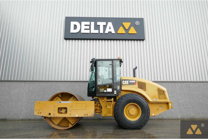 Caterpillar CS66B - Volas: foto 1 Caterpillar CS66B - Volas: foto 1