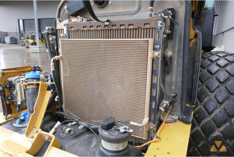 Volas Caterpillar CS68B: foto 15