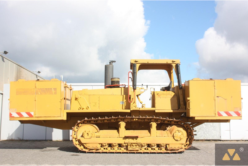 Caterpillar D6E Fuel tanker - Autocisterna: foto 1 Caterpillar D6E Fuel tanker - Autocisterna: foto 1