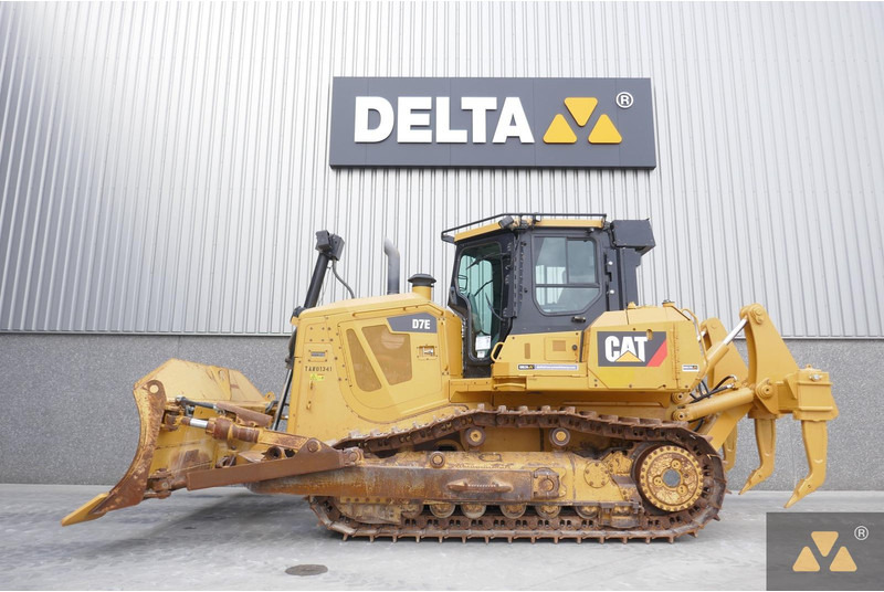 Caterpillar D7E - Buldozeris: foto 1 Caterpillar D7E - Buldozeris: foto 1