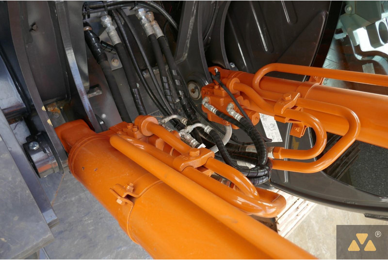 Vikšrinis ekskavatorius Hitachi ZX210LC-7: foto 18