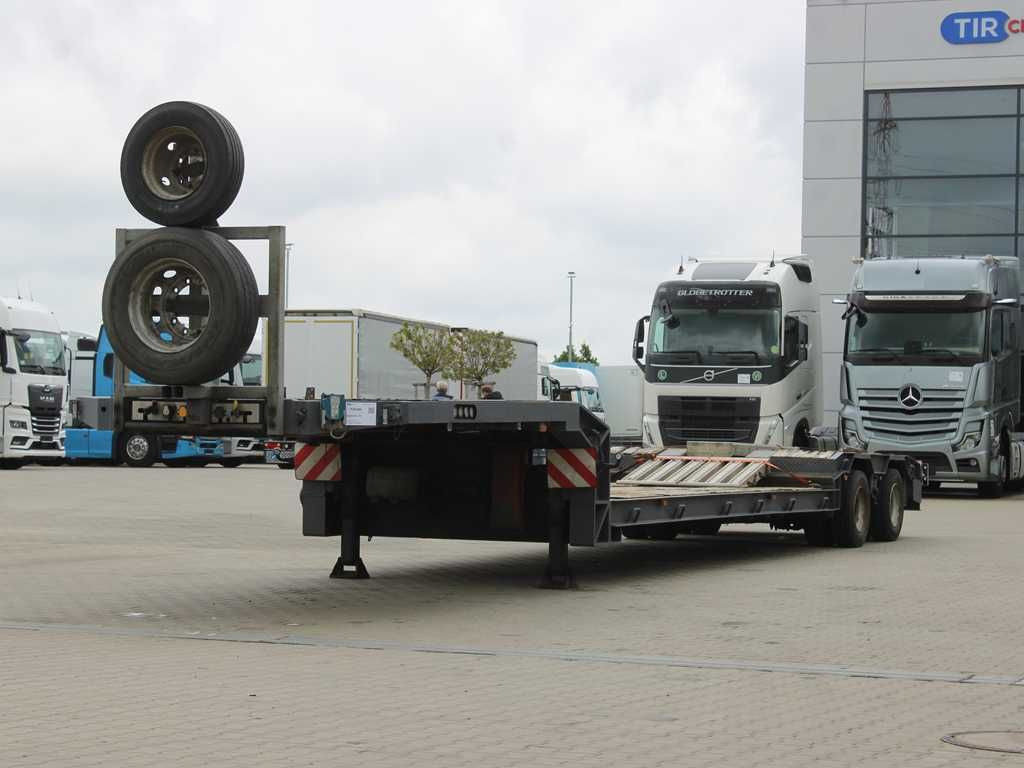 Goldhofer STZ-TL 2-27/80, RAIDS, PNEU 80% - Autovežis puspriekabė: foto 1 Goldhofer STZ-TL 2-27/80, RAIDS, PNEU 80% - Autovežis puspriekabė: foto 1