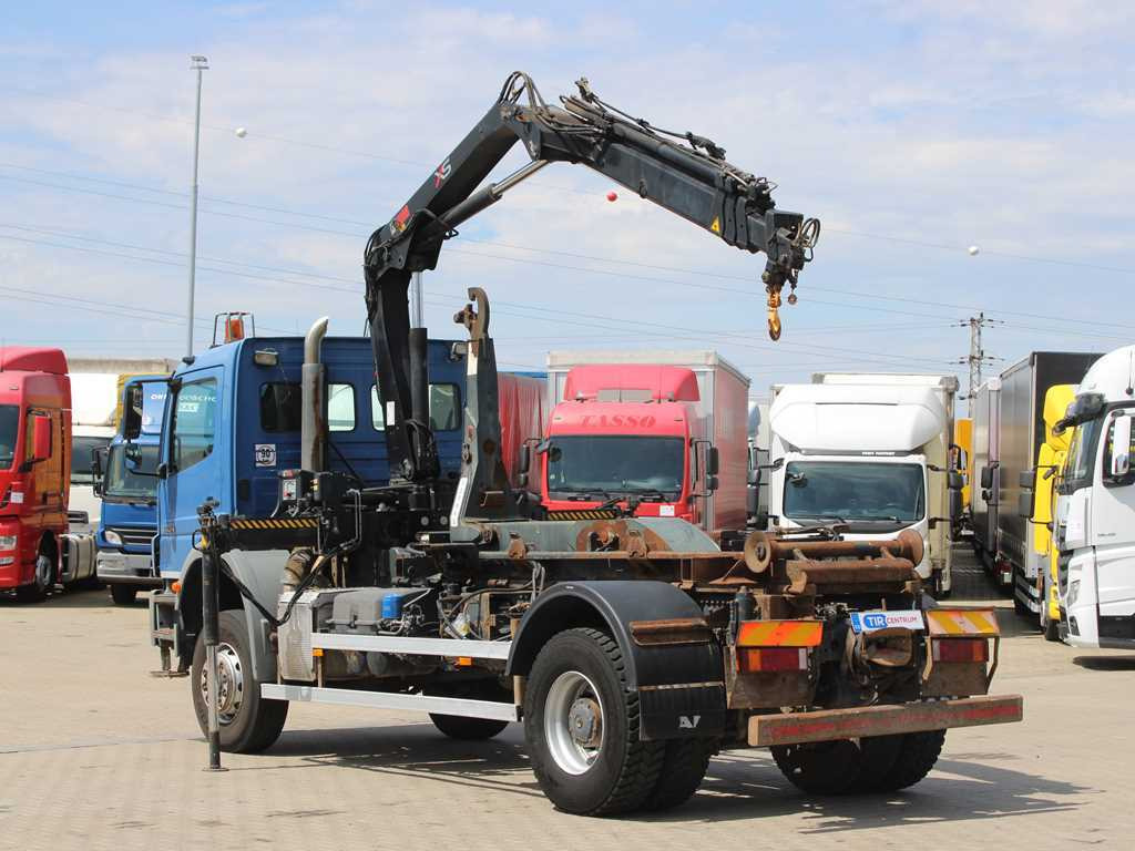 Mercedes-Benz AXOR 1824, HYDRAULIC ARM HIAB 099B-3 DUO, 4x4 - Hook-lift sunkvežimis, Sunkvežimis su kranu: foto 5 Mercedes-Benz AXOR 1824, HYDRAULIC ARM HIAB 099B-3 DUO, 4x4 - Hook-lift sunkvežimis, Sunkvežimis su kranu: foto 5