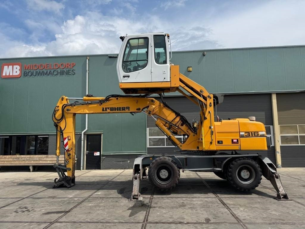 Liebherr A 316 - Ekskavatorius su ilga strėle: foto 1 Liebherr A 316 - Ekskavatorius su ilga strėle: foto 1