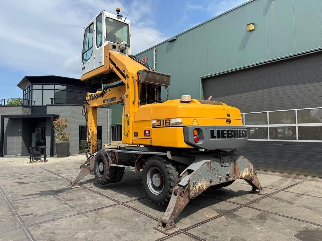 Liebherr A 316 - Ekskavatorius su ilga strėle: foto 3 Liebherr A 316 - Ekskavatorius su ilga strėle: foto 3