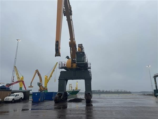 Liebherr LH 120 CG - Ekskavatorius su ilga strėle: foto 4 Liebherr LH 120 CG - Ekskavatorius su ilga strėle: foto 4