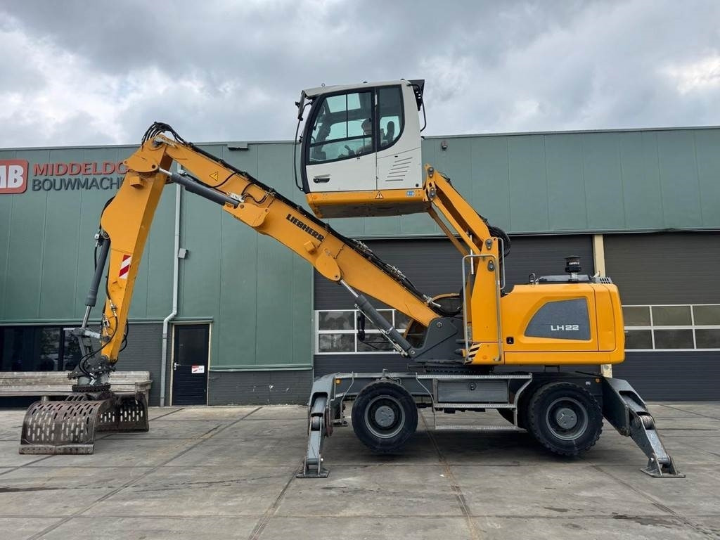 Liebherr LH 22 M - Ekskavatorius su ilga strėle: foto 1 Liebherr LH 22 M - Ekskavatorius su ilga strėle: foto 1