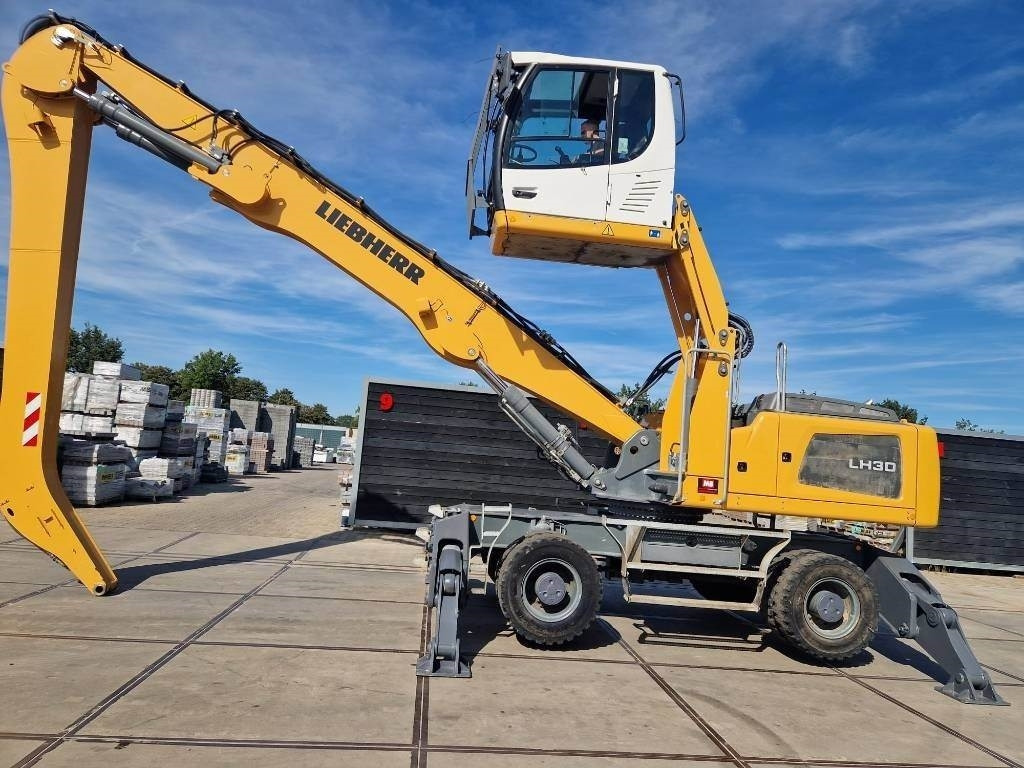 Liebherr LH 30 M - Ekskavatorius su ilga strėle: foto 1 Liebherr LH 30 M - Ekskavatorius su ilga strėle: foto 1