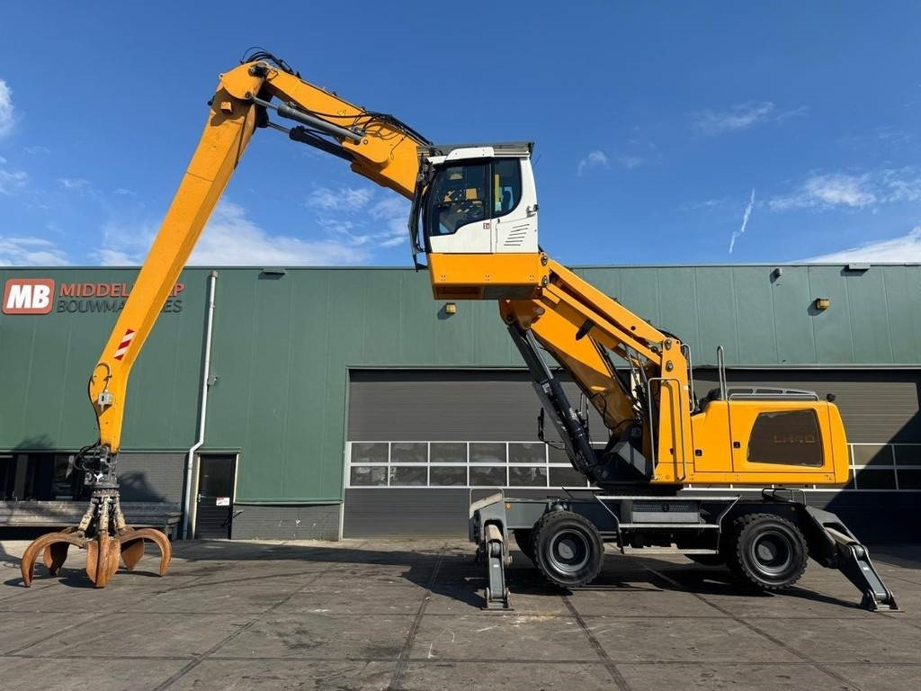 Liebherr LH 40 M - Ekskavatorius su ilga strėle: foto 1 Liebherr LH 40 M - Ekskavatorius su ilga strėle: foto 1