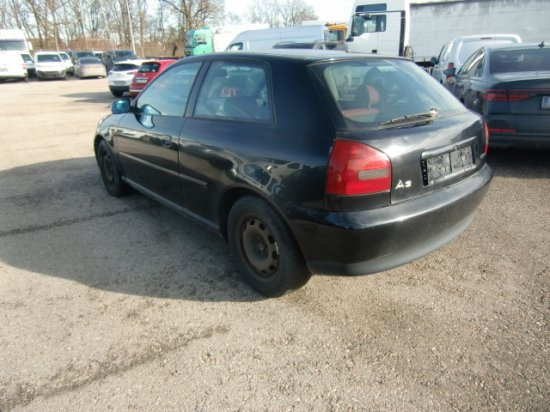 Audi A3 Limousine 1,9 TDI Ersatzteilträger - Sedanas: foto 3 Audi A3 Limousine 1,9 TDI Ersatzteilträger - Sedanas: foto 3