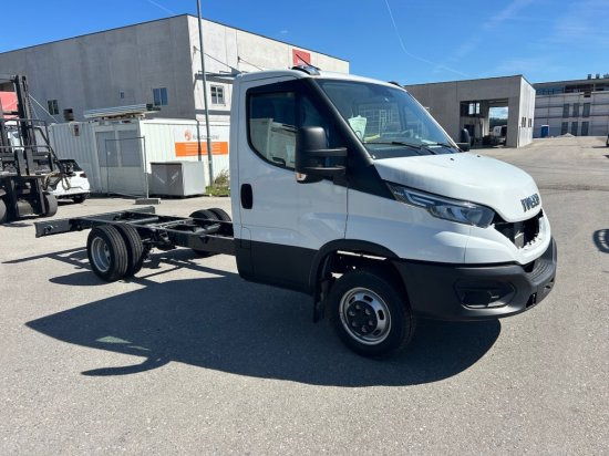 Iveco Daily 40 - 180 Fahrgestell, E6 Ohne Motor/Ohne Getriebe - Važiuoklės sunkvežimis: foto 3 Iveco Daily 40 - 180 Fahrgestell, E6 Ohne Motor/Ohne Getriebe - Važiuoklės sunkvežimis: foto 3