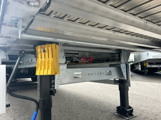 Knapen K100 Schubboden, Neufahrzeug, 10mm Boden, Liftachse,  Funk - Su slankiojanciomis grindimis puspriekabė: foto 5 Knapen K100 Schubboden, Neufahrzeug, 10mm Boden, Liftachse,  Funk - Su slankiojanciomis grindimis puspriekabė: foto 5