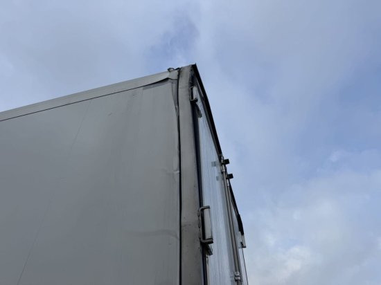 Krone Cool Liner, Thermo King SLX 300 , kleiner Schaden links hinten - Izoterminis puspriekabė: foto 4 Krone Cool Liner, Thermo King SLX 300 , kleiner Schaden links hinten - Izoterminis puspriekabė: foto 4