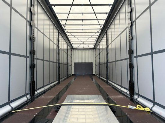 Nauja Tentinė puspriekabė Krone Mega SD, Edscha-Verdeck, Hubdach: foto 11 Nauja Tentinė puspriekabė Krone Mega SD, Edscha-Verdeck, Hubdach: foto 11