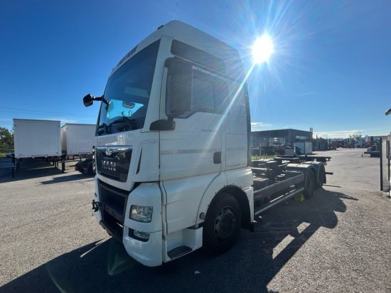 MAN TGX 26.440 BDF, XXL, Retarder, Automatik, E6, Liftachse, Motorschaden, Kurbelwellenschaden - Konteineris-vežimus/ Sukeisti kūną sunkvežimis: foto 3 MAN TGX 26.440 BDF, XXL, Retarder, Automatik, E6, Liftachse, Motorschaden, Kurbelwellenschaden - Konteineris-vežimus/ Sukeisti kūną sunkvežimis: foto 3