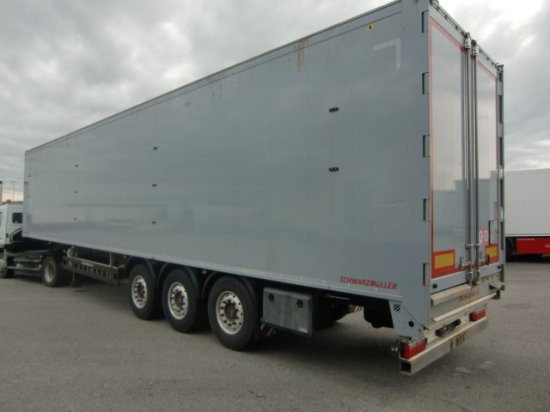 Schwarzmüller J Serie, Liftachse, Funk, SAF-Achsen - Su slankiojanciomis grindimis puspriekabė: foto 4 Schwarzmüller J Serie, Liftachse, Funk, SAF-Achsen - Su slankiojanciomis grindimis puspriekabė: foto 4