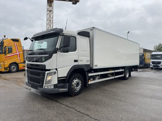 Volvo FM 420, Schlafkabine Koffer mit Ladebordwand - Furgonas sunkvežimis: foto 1 Volvo FM 420, Schlafkabine Koffer mit Ladebordwand - Furgonas sunkvežimis: foto 1