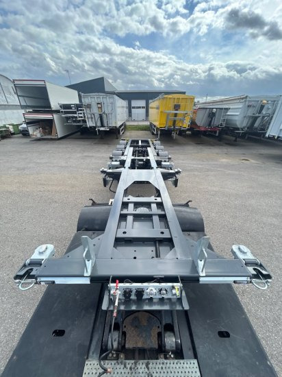 Web Trailer LPRS24 Mitten-Heckschieber 1x20 ft 2x20 ft 1x40ft, - Konteineris-vežimus/ Sukeisti kūną puspriekabė: foto 2 Web Trailer LPRS24 Mitten-Heckschieber 1x20 ft 2x20 ft 1x40ft, - Konteineris-vežimus/ Sukeisti kūną puspriekabė: foto 2